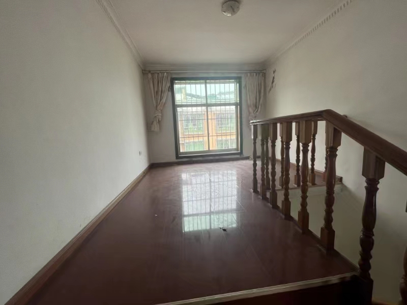 1703753299475867.jpg 圖片關鍵詞